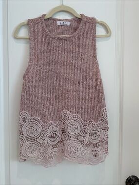 L.I.F.E. Blush Pink Knit Sleeveless Top with Lace Hem NWOT
